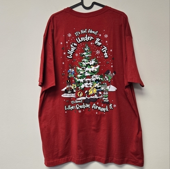 Buc-ee's Christmas Rocking around t-shirt Red XL - Picture 2 of 6